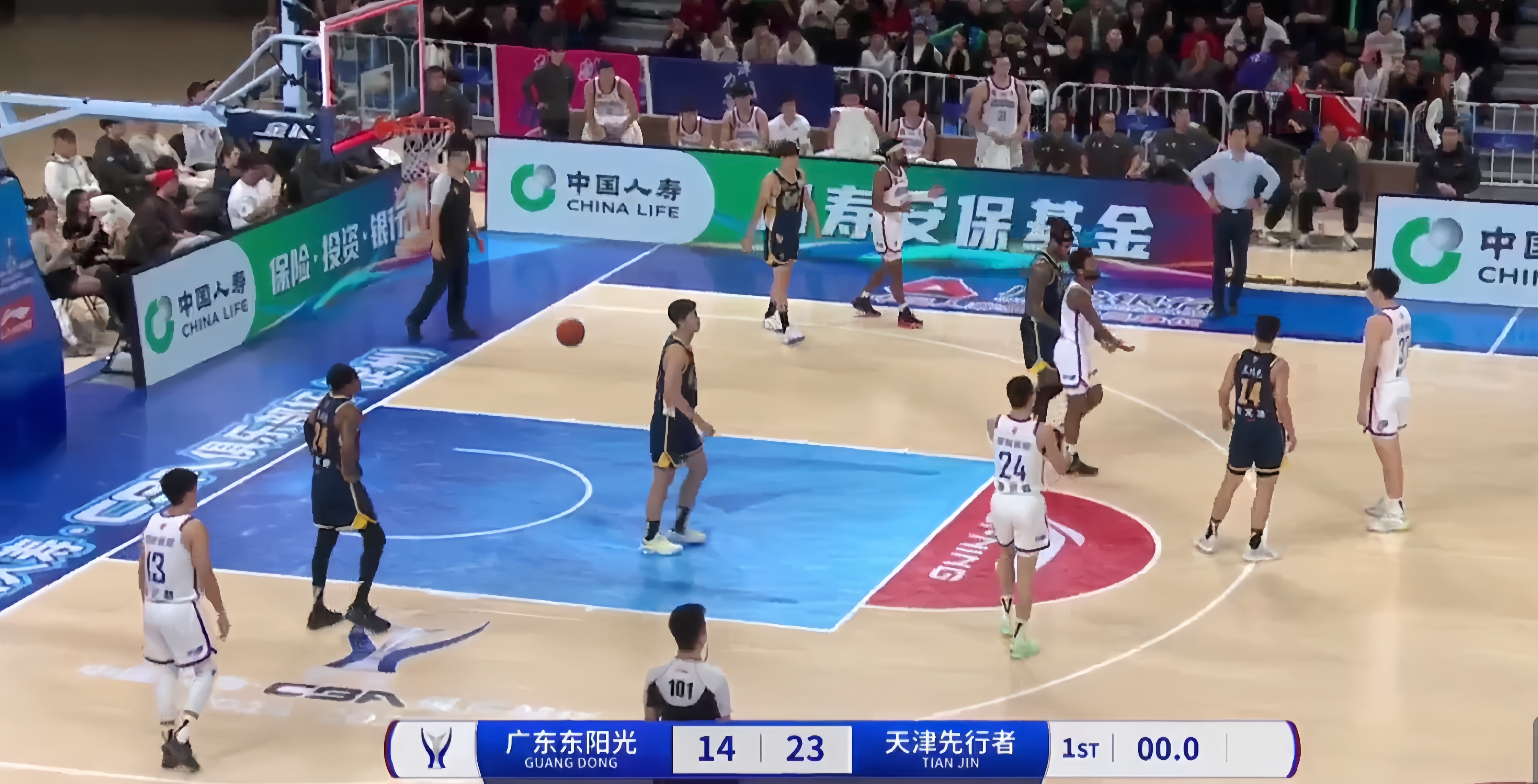 广东队在CBA季后赛中打出三杀,被誉为球迷泪目 广东队在CBA季后赛中打出三杀,被誉为球迷泪目