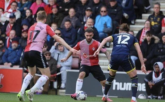 曼联与南安普顿的比赛结束为平局 曼联与南安普顿的比赛结束为平局