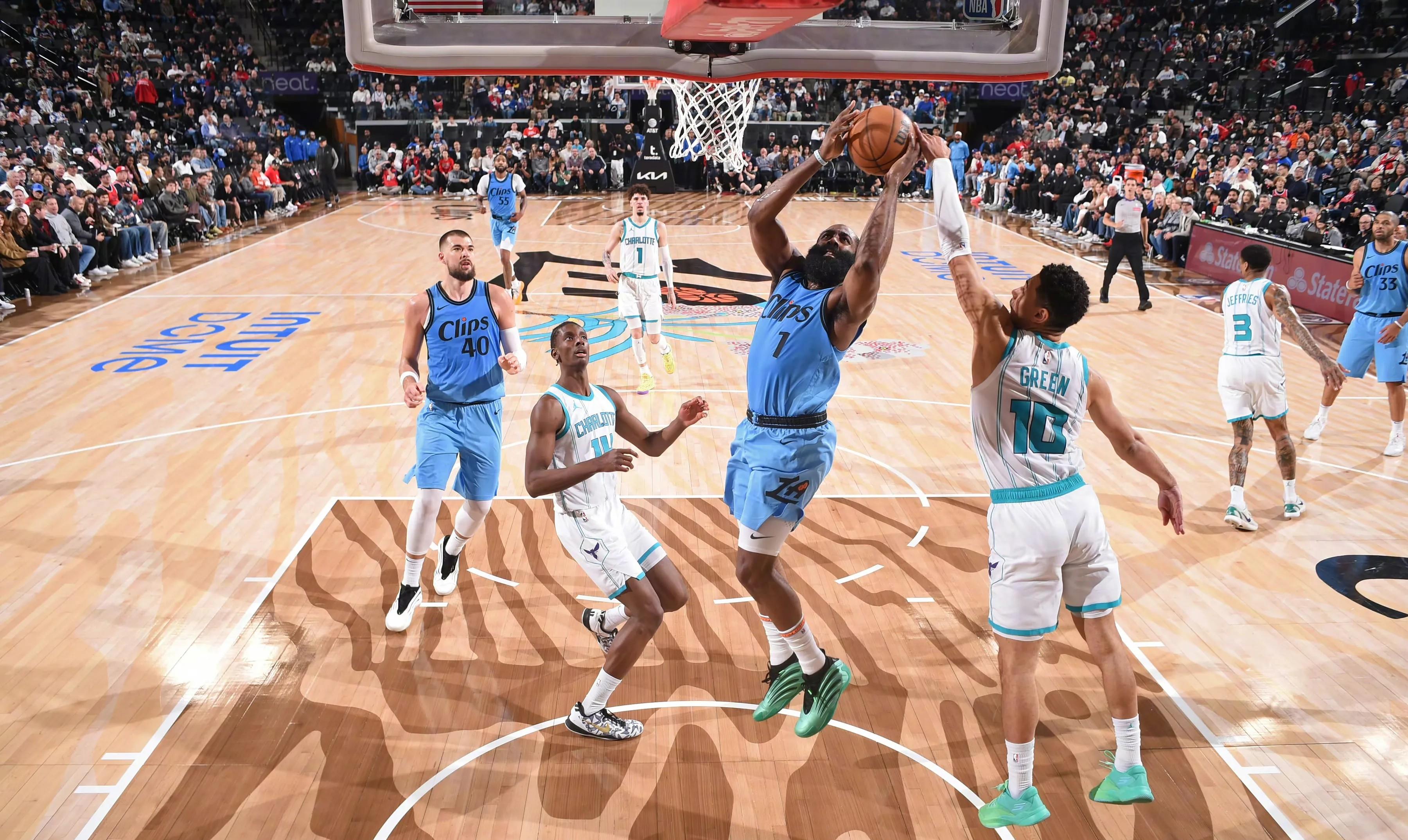 黄蜂主场负于魔术,沃克独撑整个队伍的简单介绍 黄蜂主场负于魔术,沃克独撑整个队伍的简单介绍