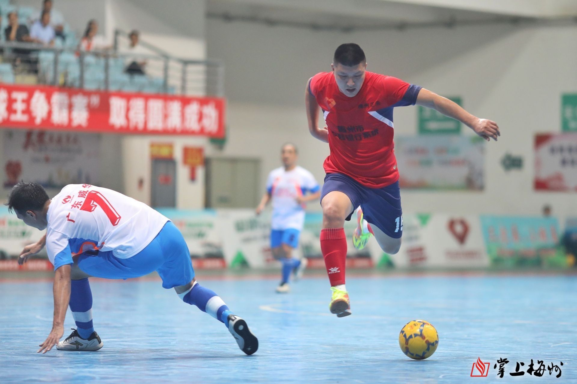 包含足球盛宴掀起热潮，精彩纷呈不容错过的词条