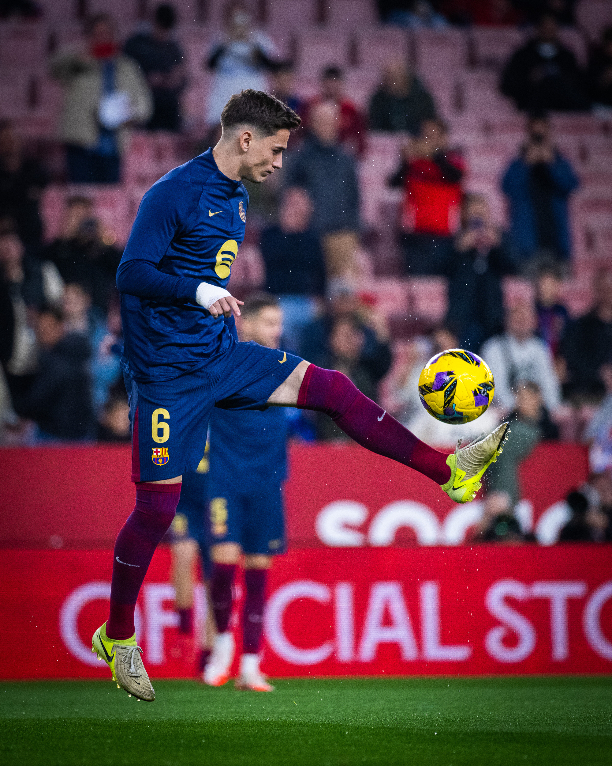 莱加内斯防守端出色,稳固球队胜利 莱加内斯防守端出色,稳固球队胜利