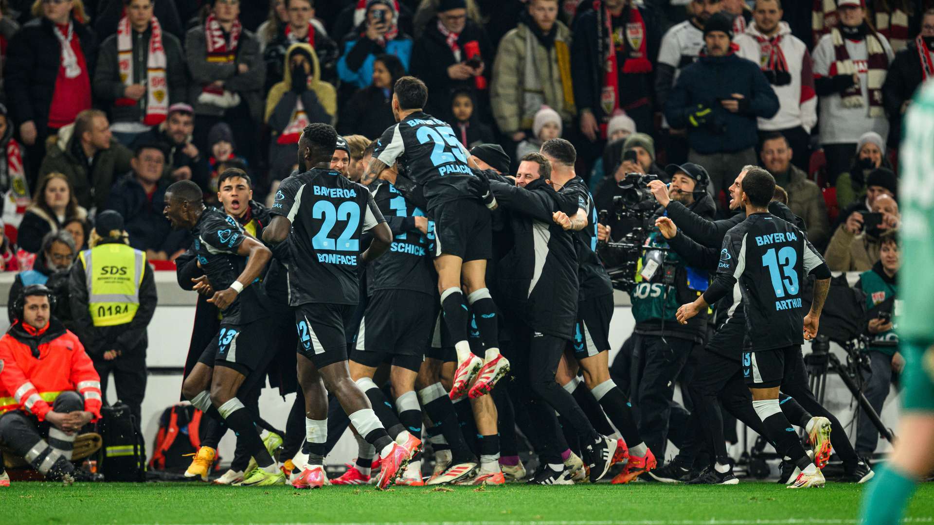 德国队做好准备迎战强敌,争取全取三分 德国队做好准备迎战强敌,争取全取三分