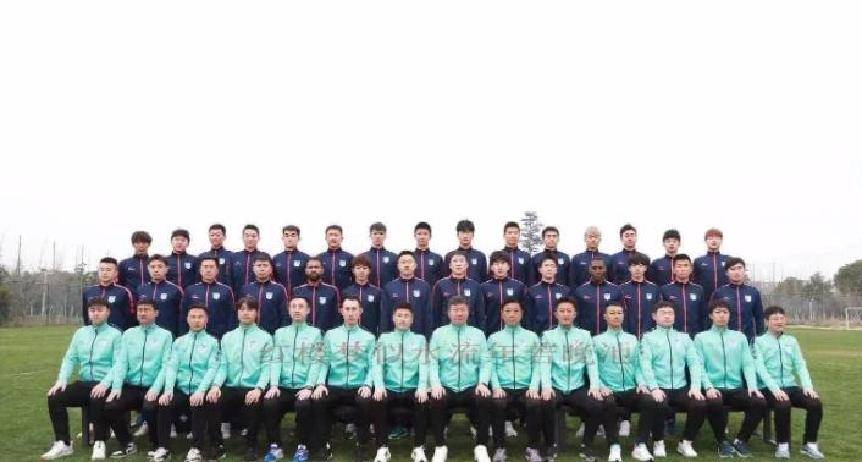 关于阿贾克斯挑战强敌,势不可挡冲向胜利!的信息 关于阿贾克斯挑战强敌,势不可挡冲向胜利!的信息