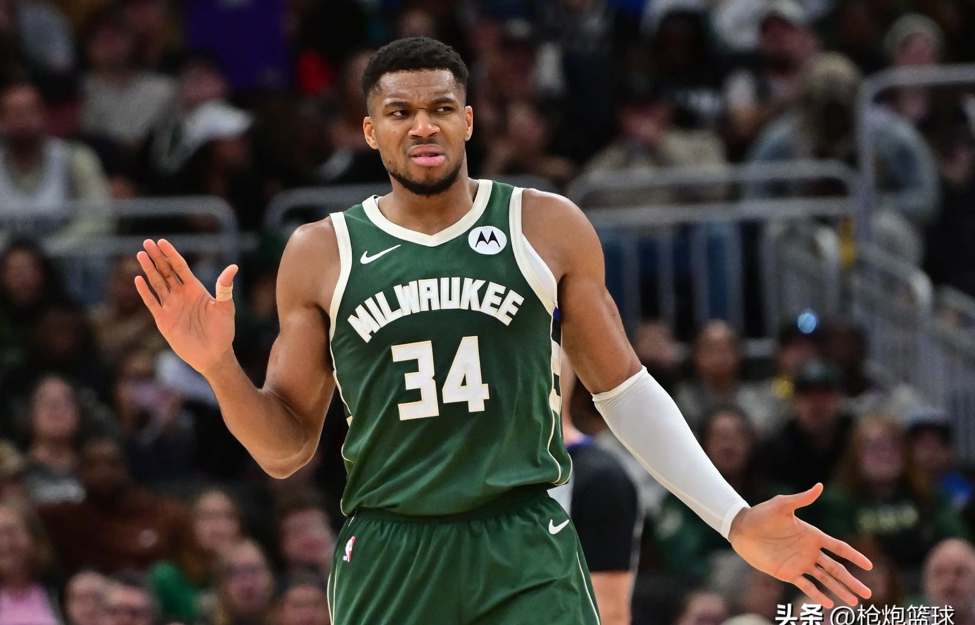 雄鹿主场逆袭击败篮网,字母哥连场抢眼表现带领球队逆转获胜的简单介绍 雄鹿主场逆袭击败篮网,字母哥连场抢眼表现带领球队逆转获胜的简单介绍