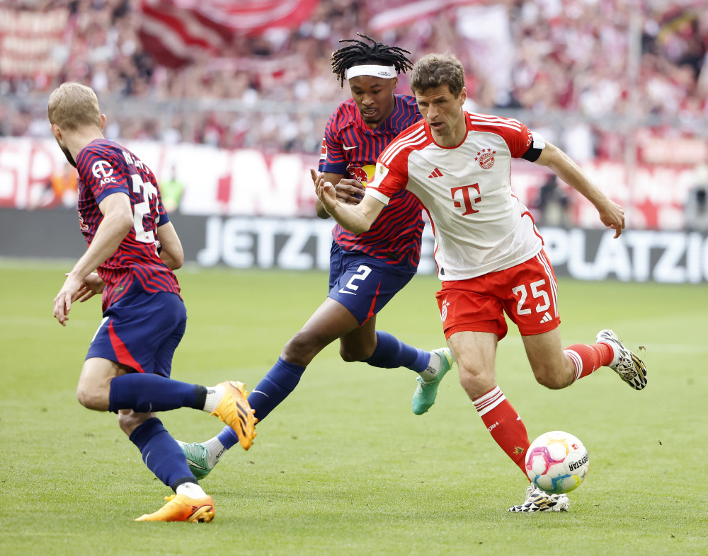 包含法国足球联赛再度开战，赛场上精彩连连的词条