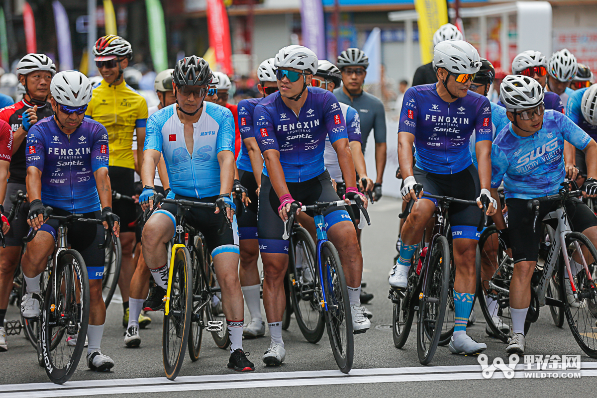 冲刺胜利,选手努力拼搏求得冠军的简单介绍 冲刺胜利,选手努力拼搏求得冠军的简单介绍